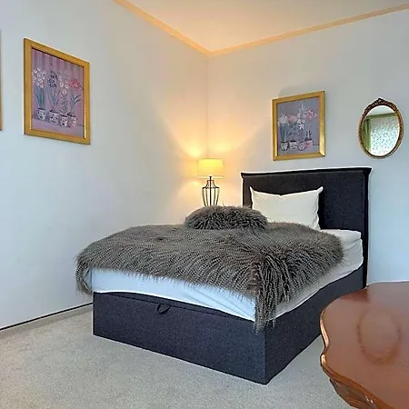Kant-haus 3*